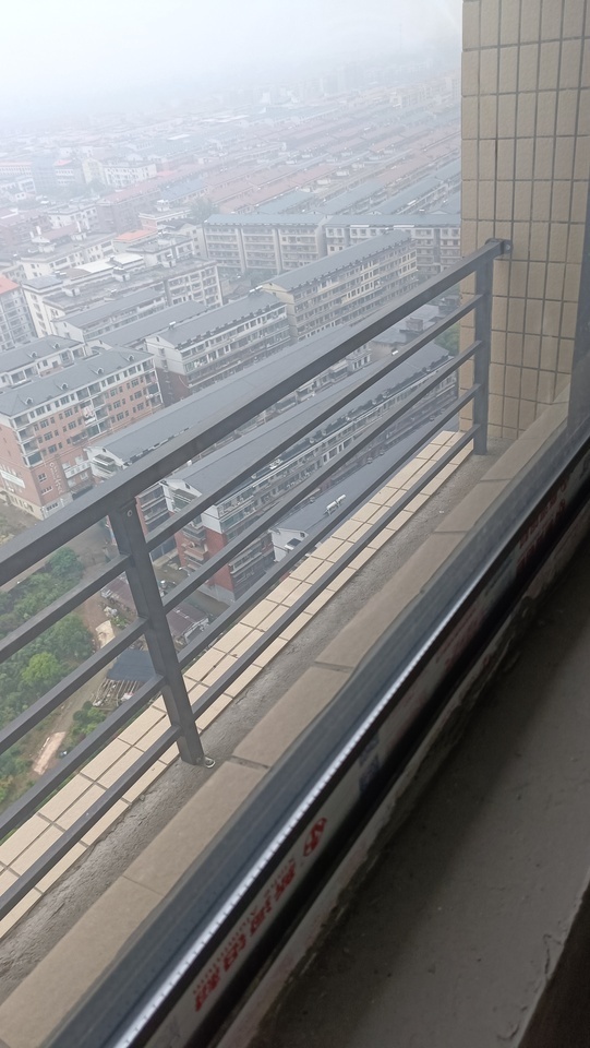 衡南县三塘镇三鹰路（阳光大院1栋）2803室法拍房图片2