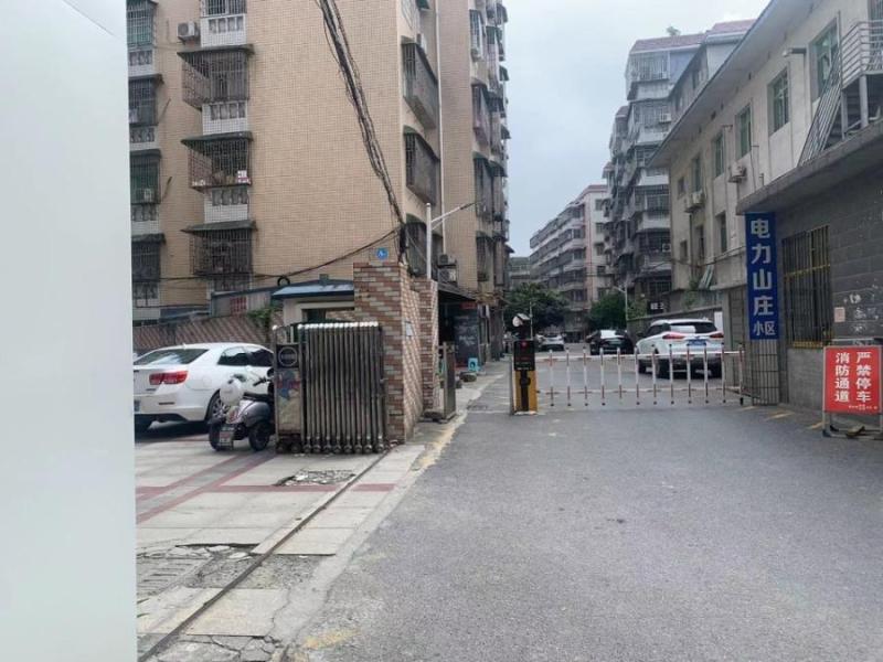 资兴市鲤鱼江延伸路鸿都商业广场A栋111号房法拍房图片4