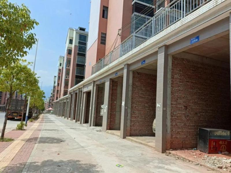 宜章县玉溪镇马耳冲小区三期15栋111号商业门面法拍房图片3