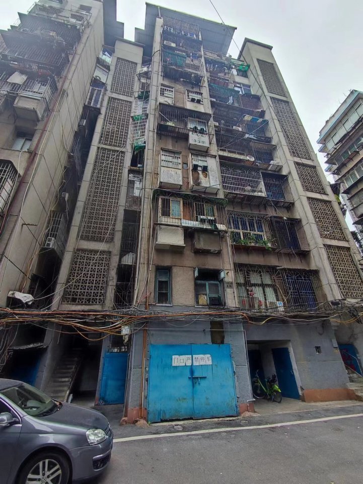 衡阳市蒸湘区易赖街283号702房法拍房图片3