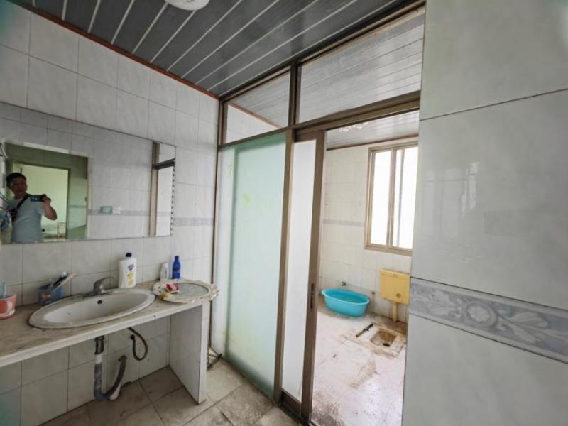 湖南省衡阳市蒸湘区紫云南街2号紫荆花苑C栋701室法拍房图片1