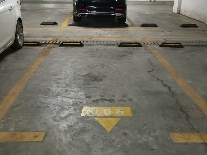 中山市西区金港路48号美林假日花园尚林苑1-4\8幢地下车库006号车位法拍房图片1
